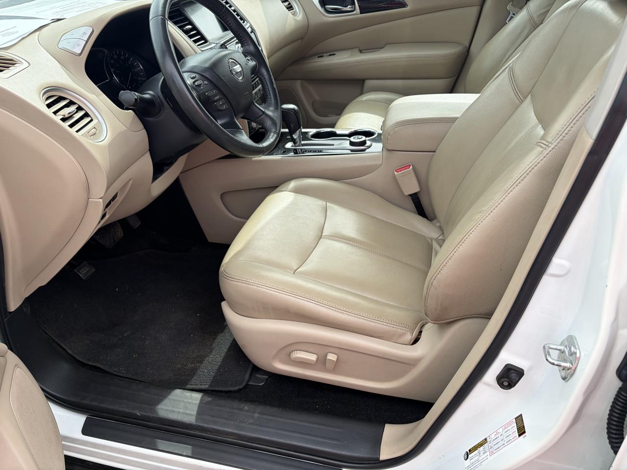 Nissan Pathfinder SV 4WD 2017