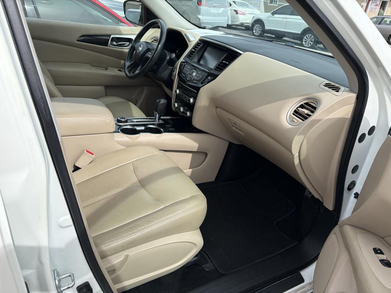 Nissan Pathfinder SV 4WD 2017