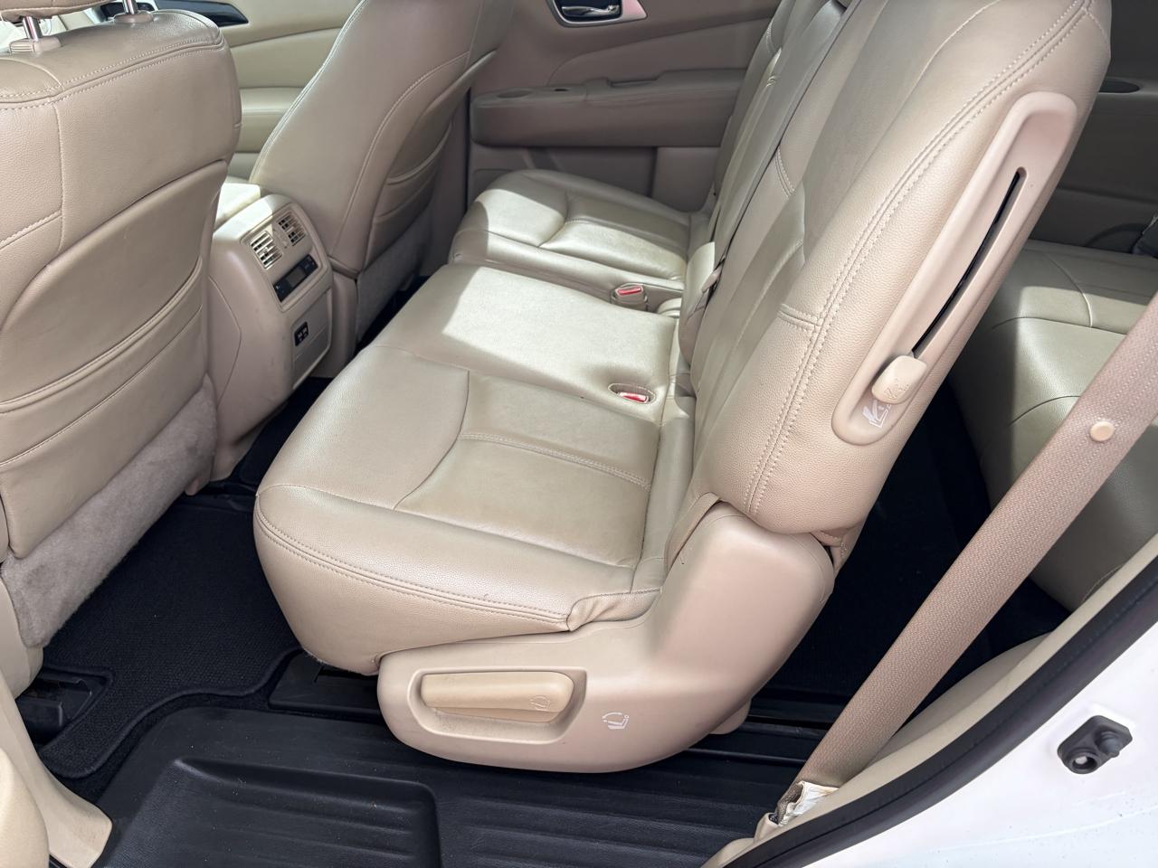 Nissan Pathfinder SV 4WD 2017