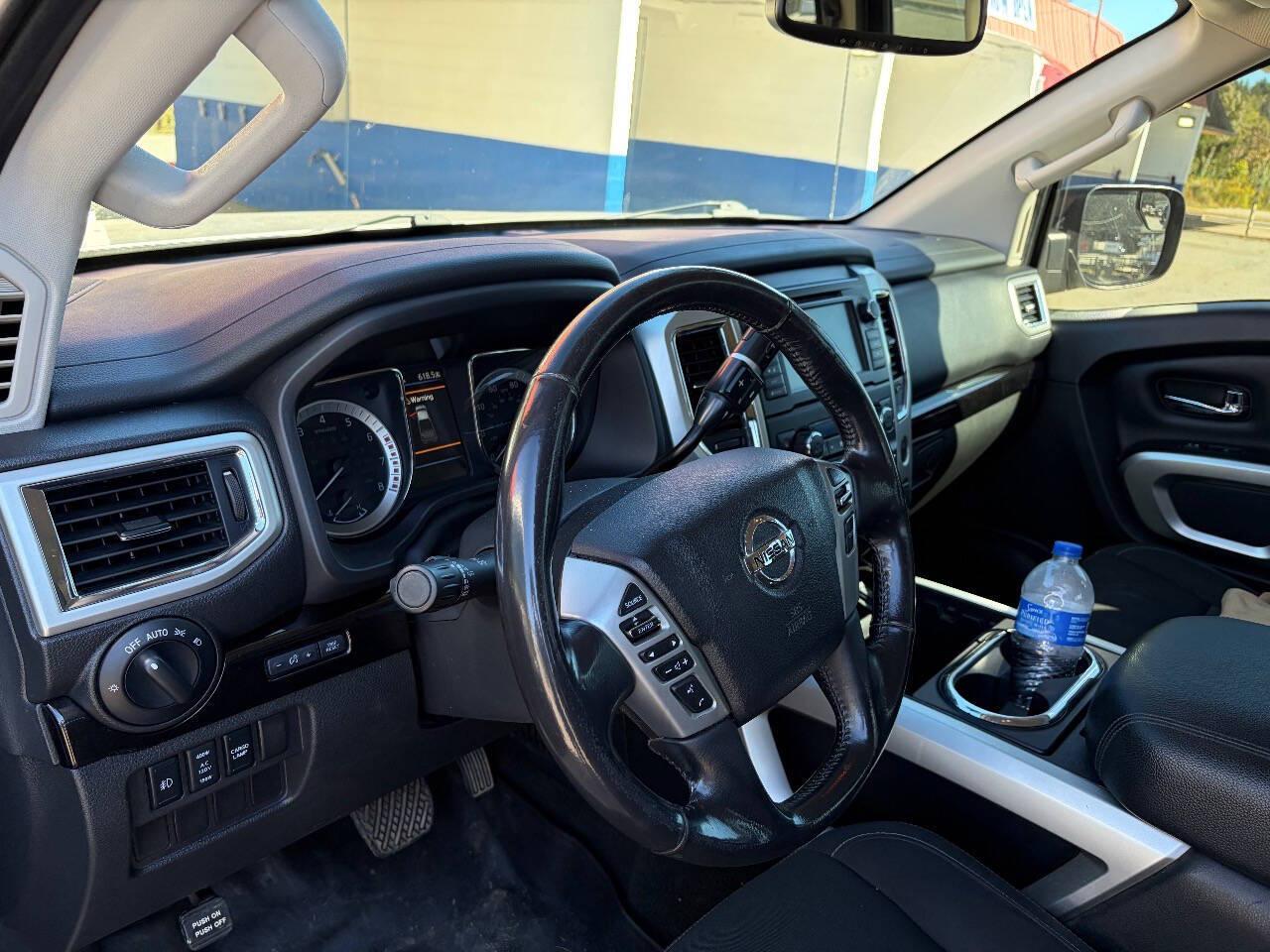 Nissan Titan SV Crew Cab 4WD 2019