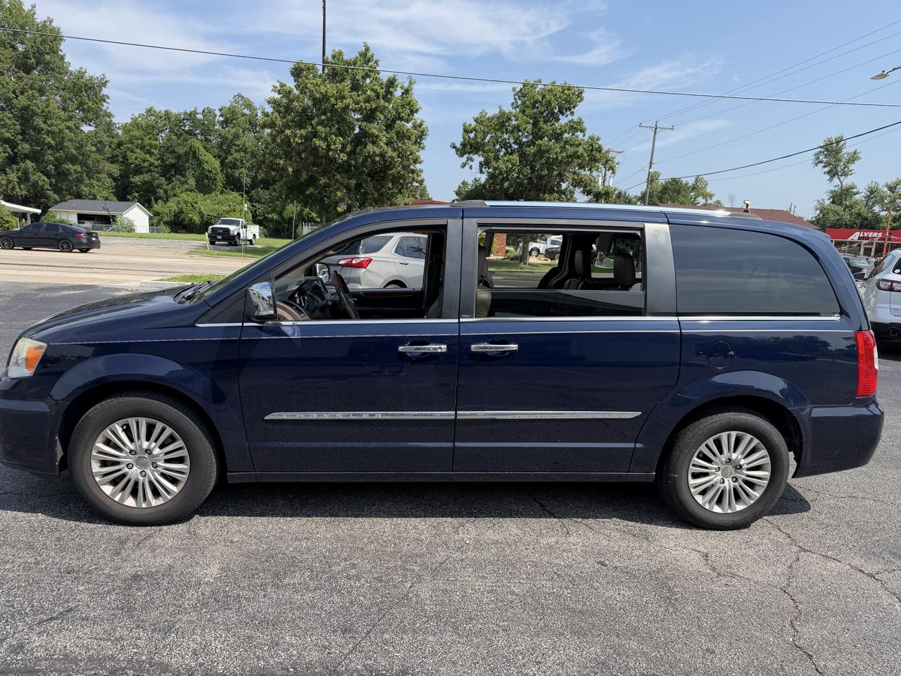 Chrysler Town & Country Limited 2014