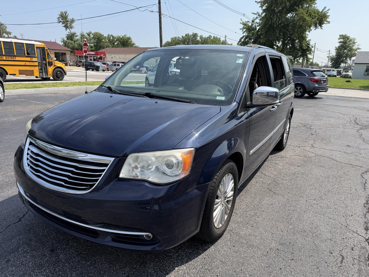 Chrysler Town & Country Limited 2014