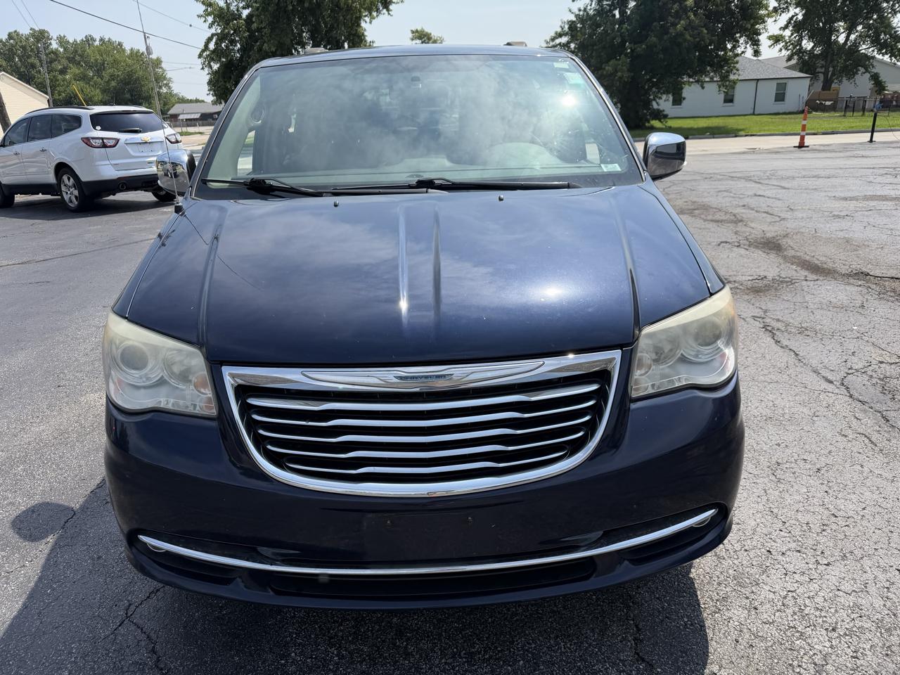 Chrysler Town & Country Limited 2014