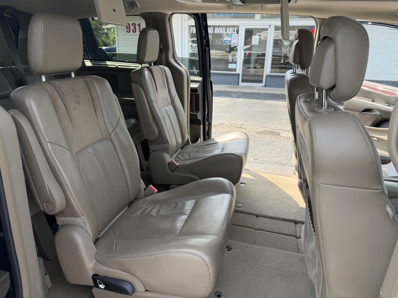 Chrysler Town & Country Limited 2014