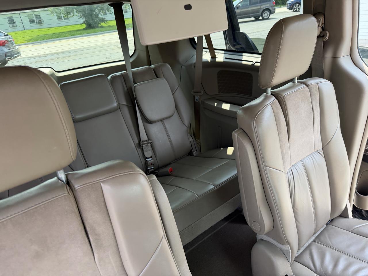 Chrysler Town & Country Limited 2014