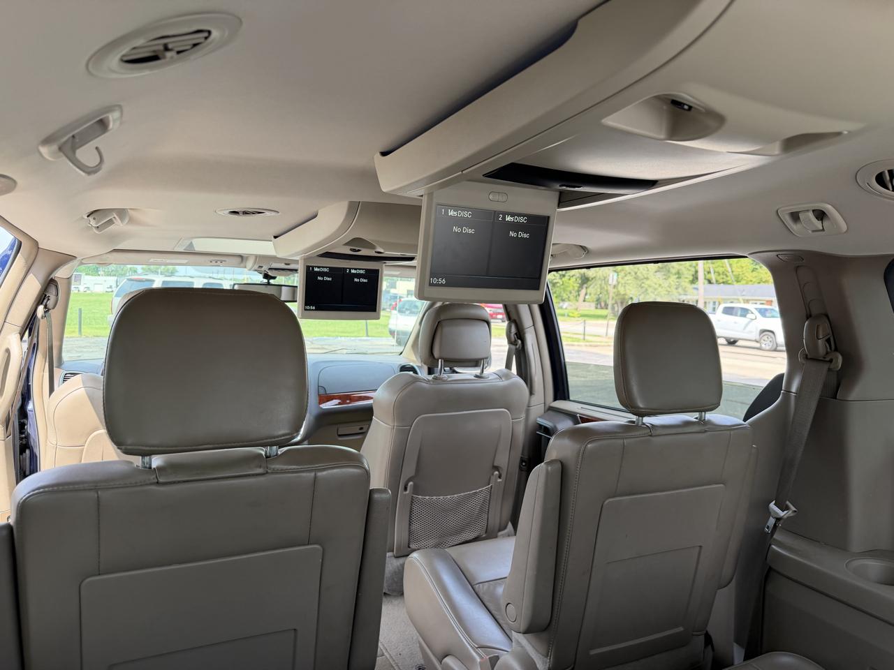 Chrysler Town & Country Limited 2014