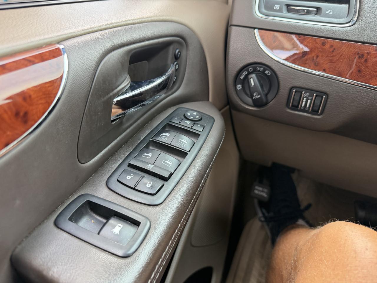 Chrysler Town & Country Limited 2014
