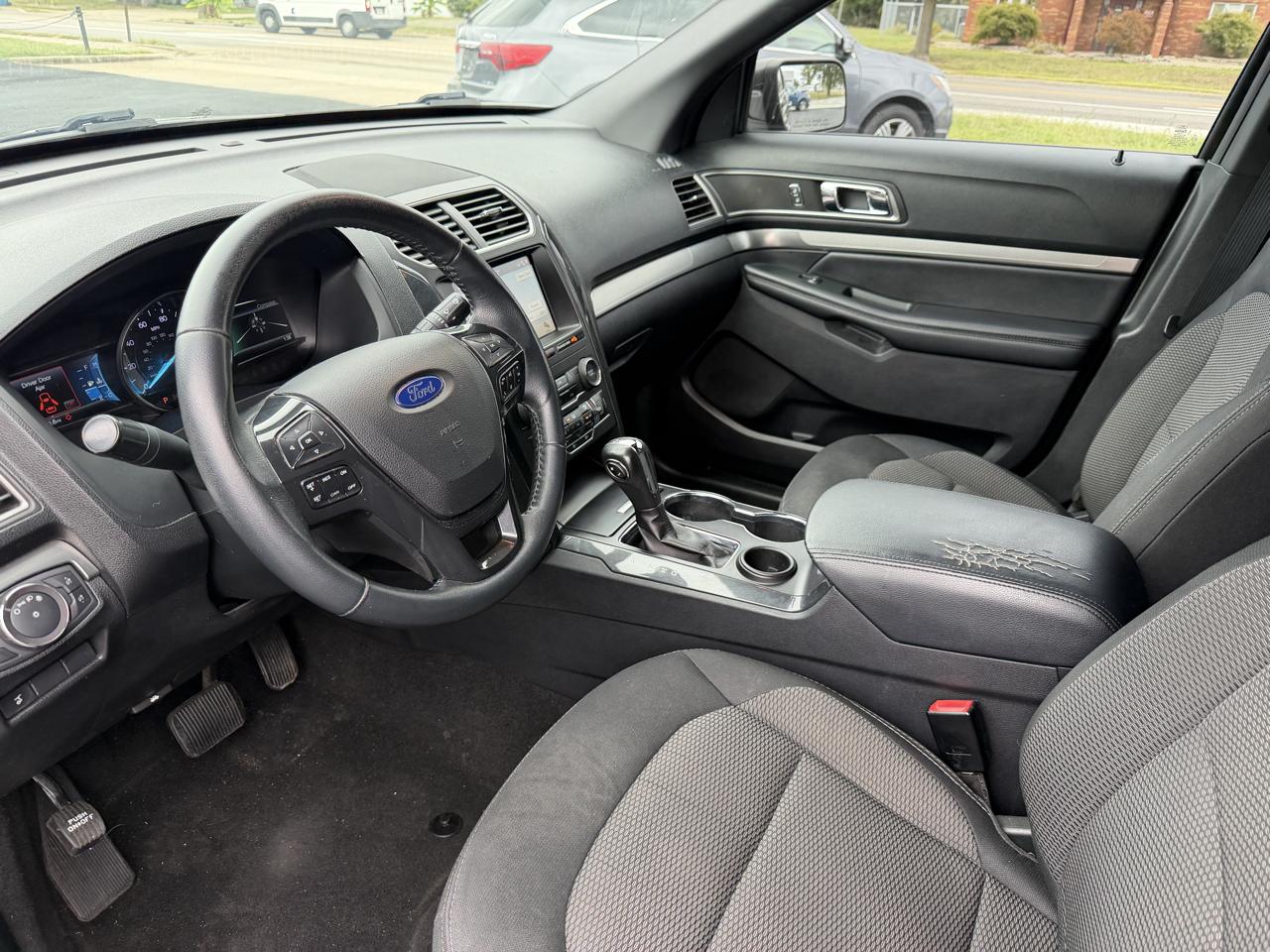 Ford Explorer XLT FWD 2019