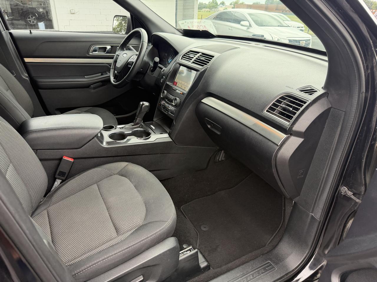 Ford Explorer XLT FWD 2019