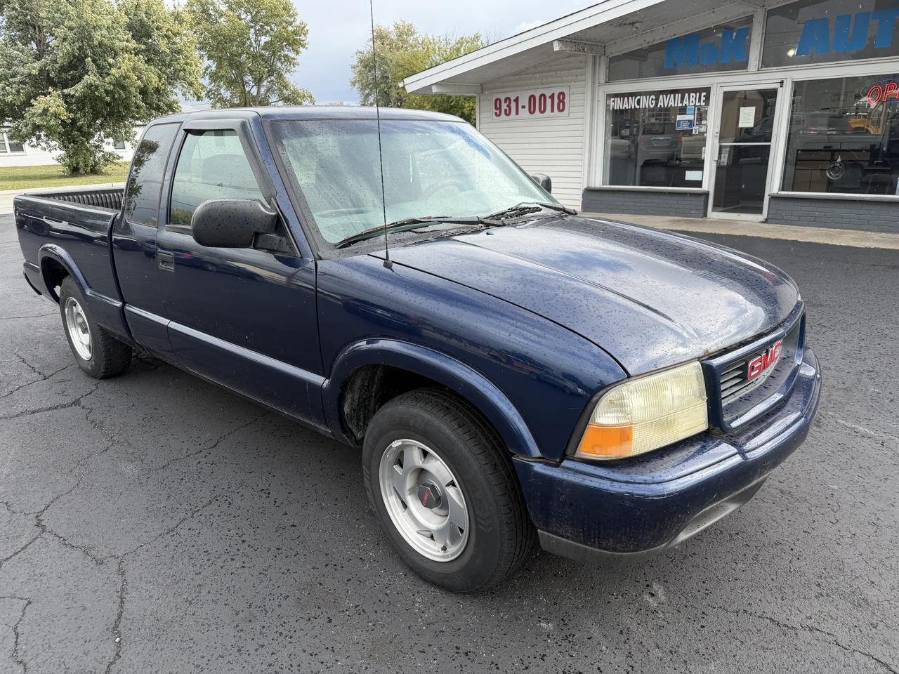 GMC Sonoma SL Ext. Cab Short Bed 2WD 2001