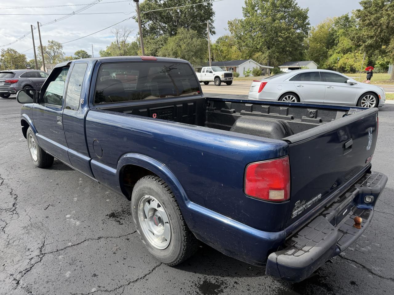 GMC Sonoma SL Ext. Cab Short Bed 2WD 2001