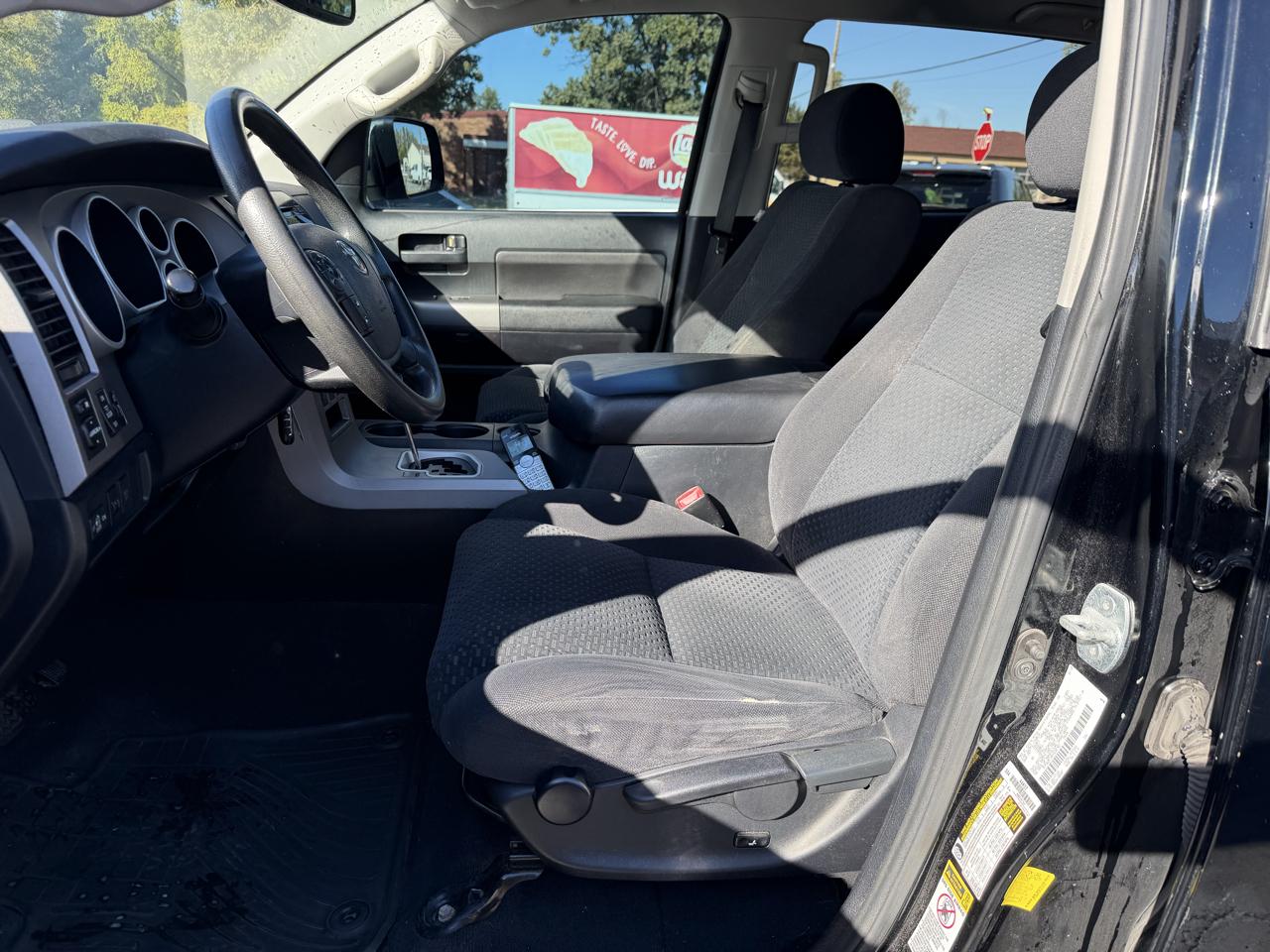 Toyota Tundra Tundra-Grade CrewMax 5.7L FFV 4WD 2012