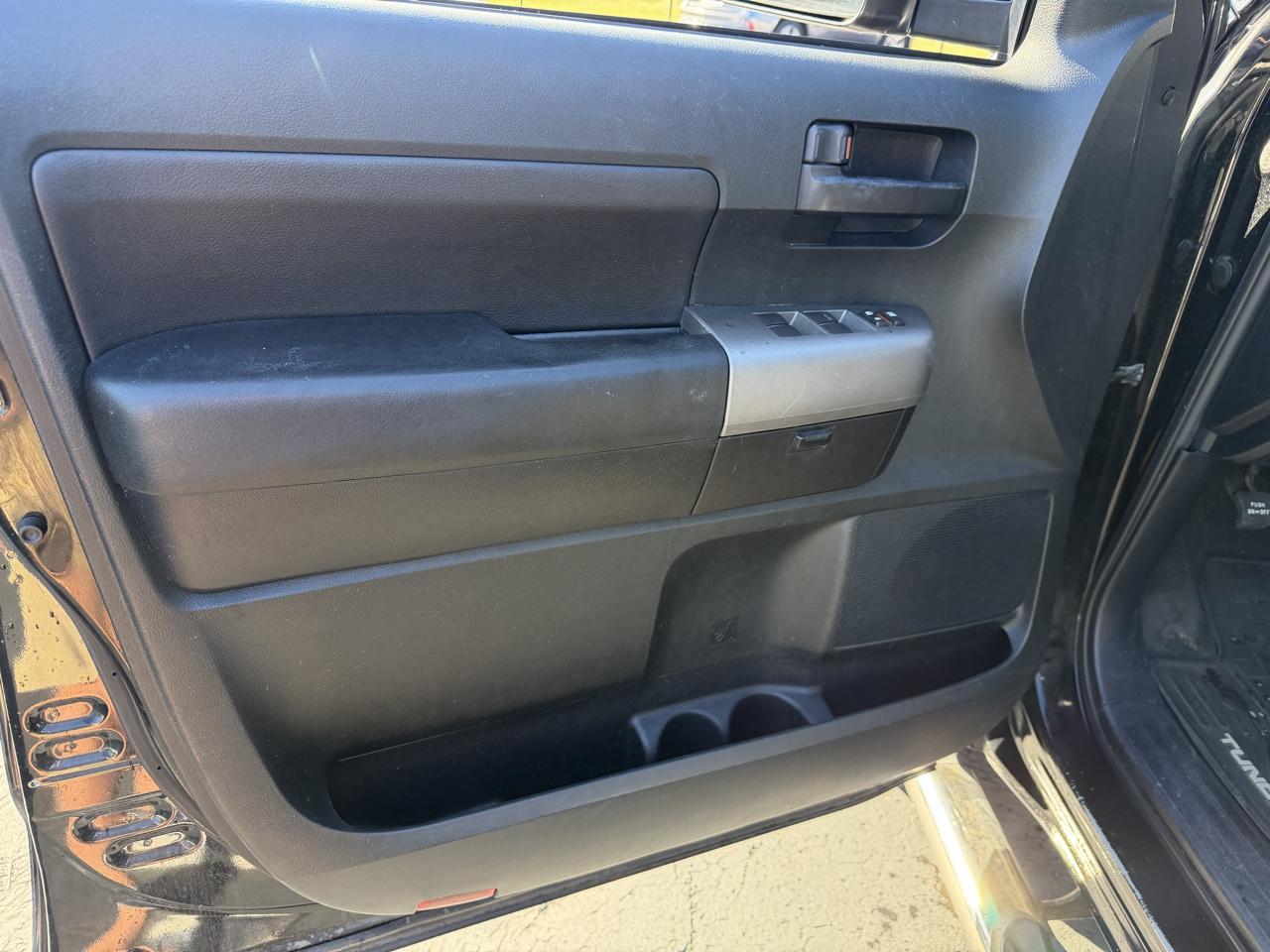 Toyota Tundra Tundra-Grade CrewMax 5.7L FFV 4WD 2012