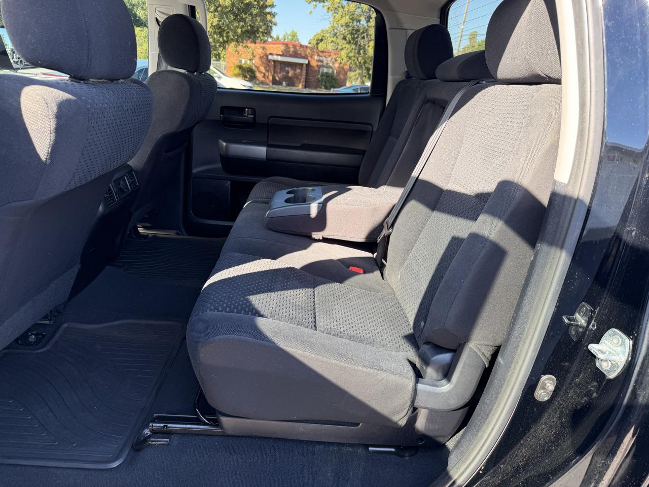 Toyota Tundra Tundra-Grade CrewMax 5.7L FFV 4WD 2012