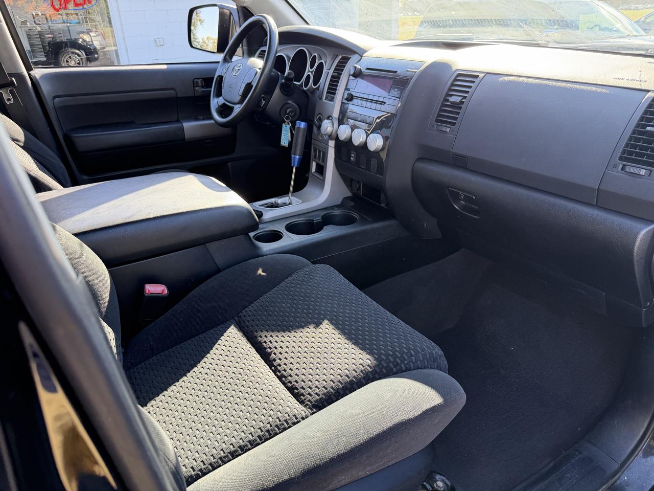 Toyota Tundra Tundra-Grade CrewMax 5.7L FFV 4WD 2012