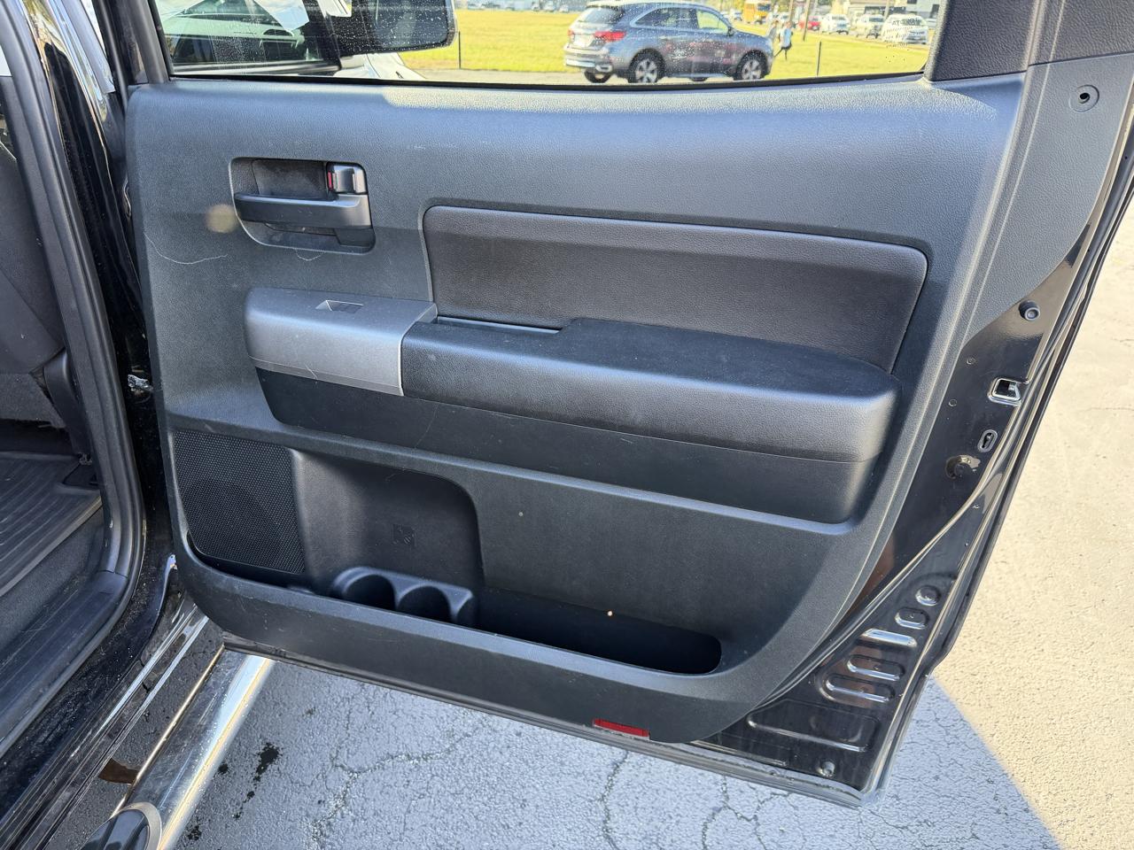 Toyota Tundra Tundra-Grade CrewMax 5.7L FFV 4WD 2012