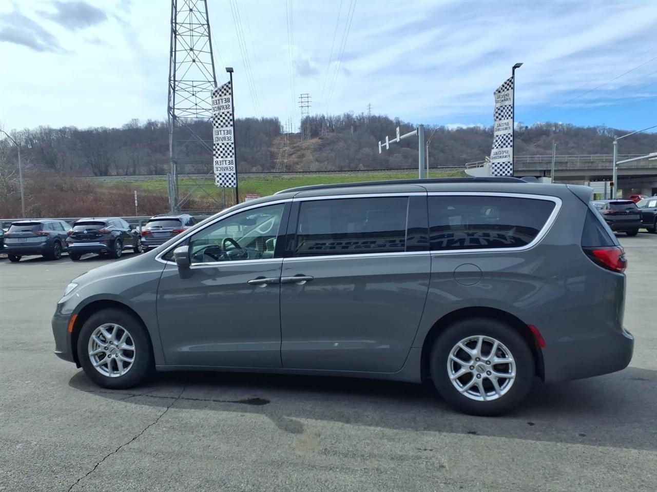 Chrysler Pacifica Touring L FWD 2022