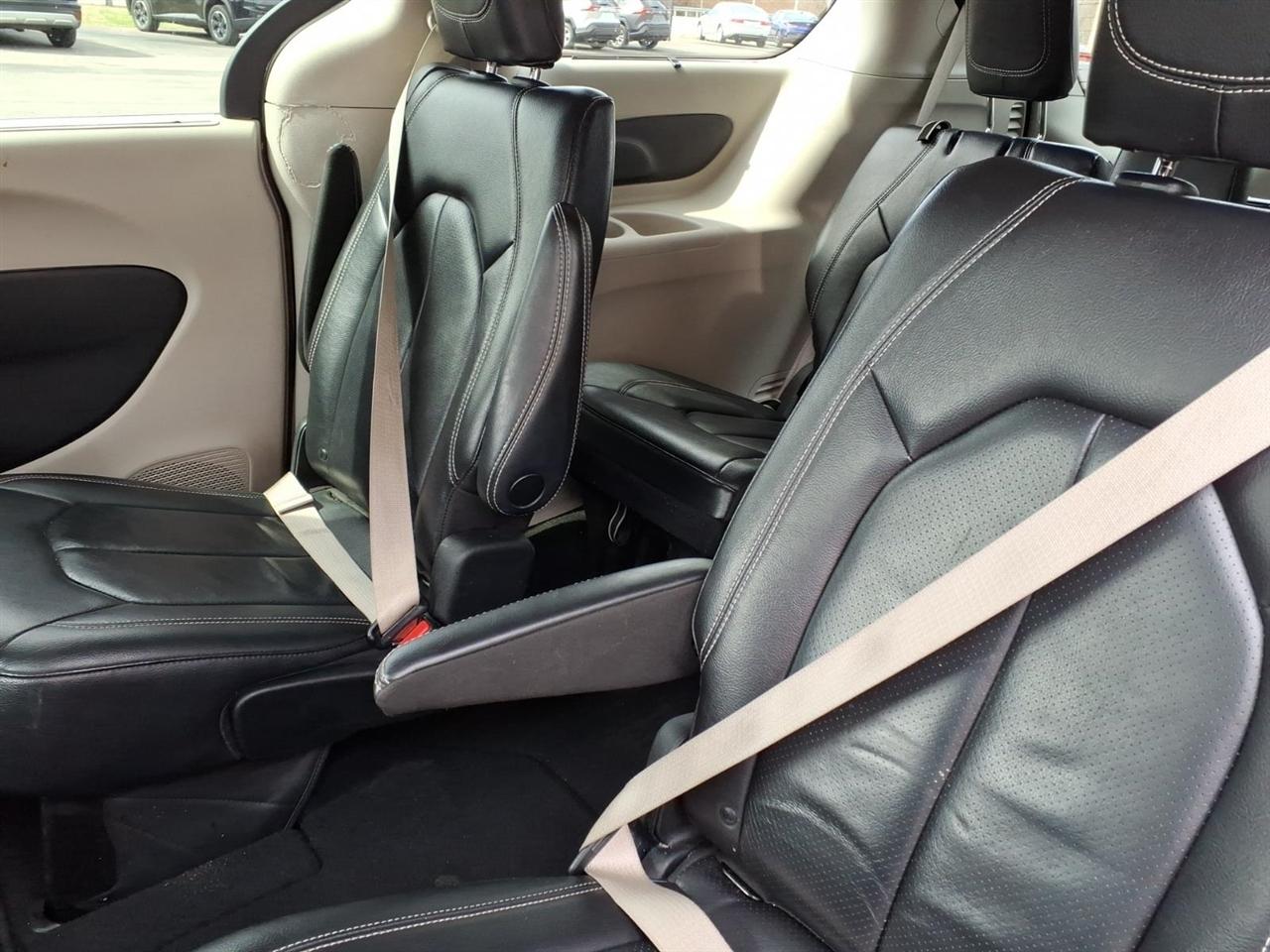 Chrysler Pacifica Touring L FWD 2022