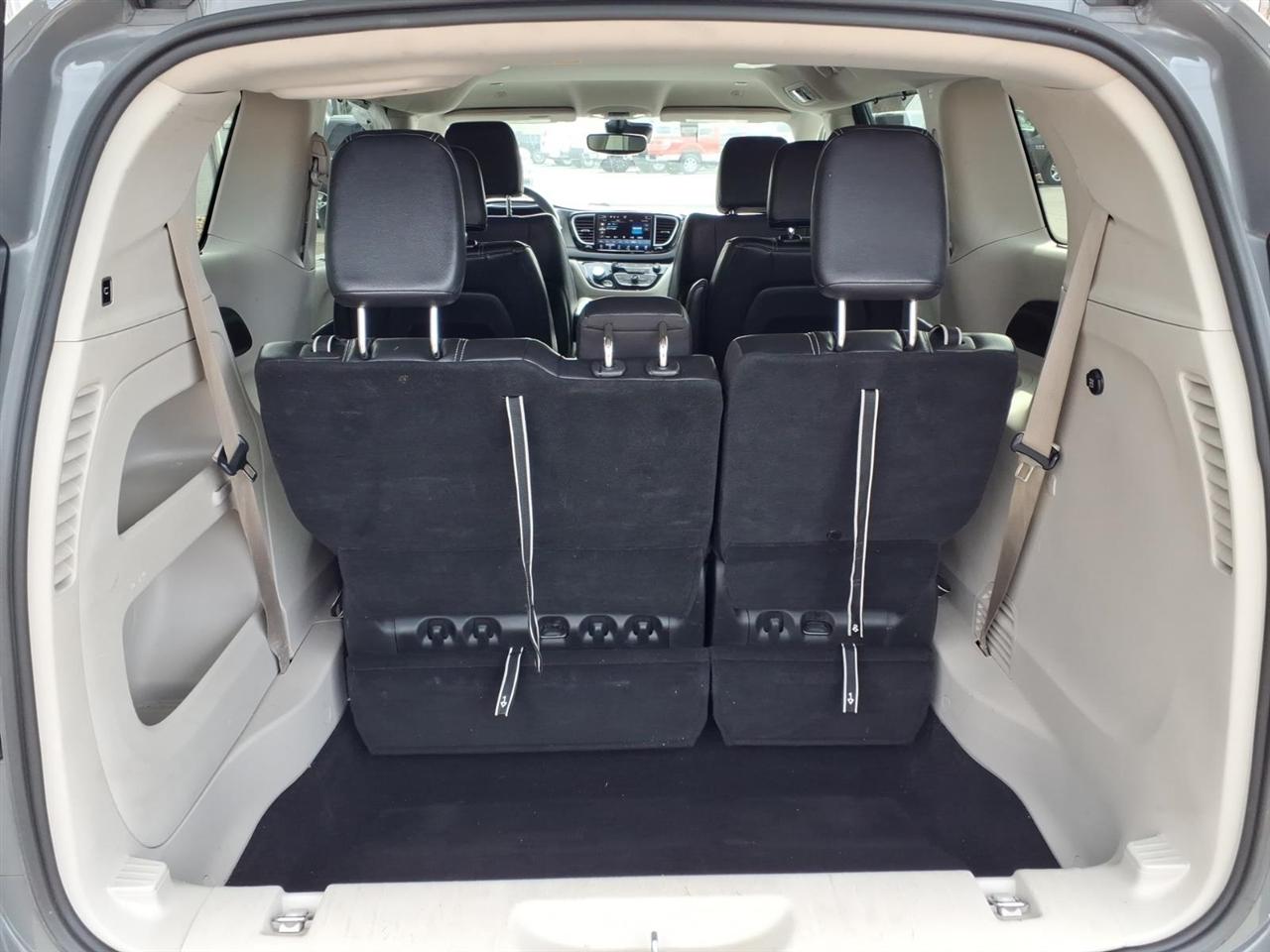 Chrysler Pacifica Touring L FWD 2022
