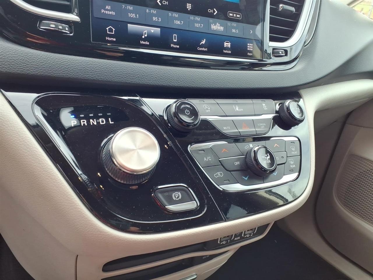 Chrysler Pacifica Touring L FWD 2022