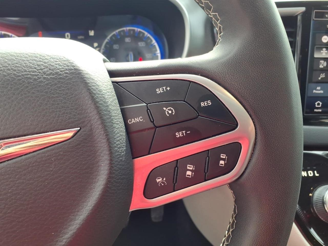 Chrysler Pacifica Touring L FWD 2022