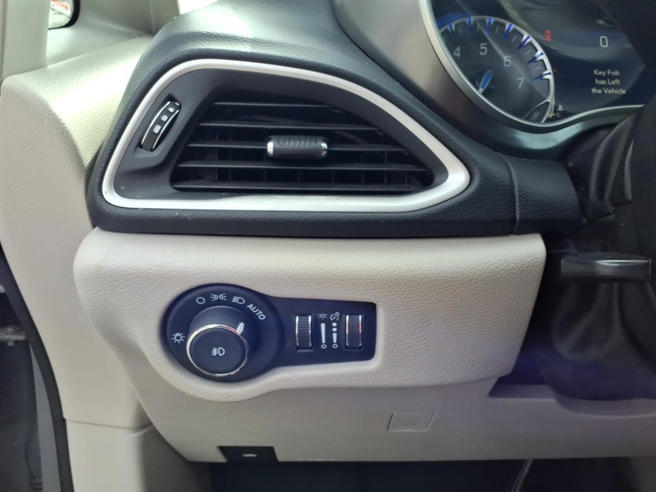 Chrysler Pacifica Touring L FWD 2022