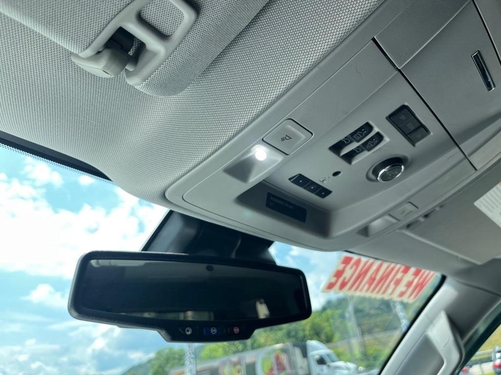2020 GMC Yukon SLT - Photo 19