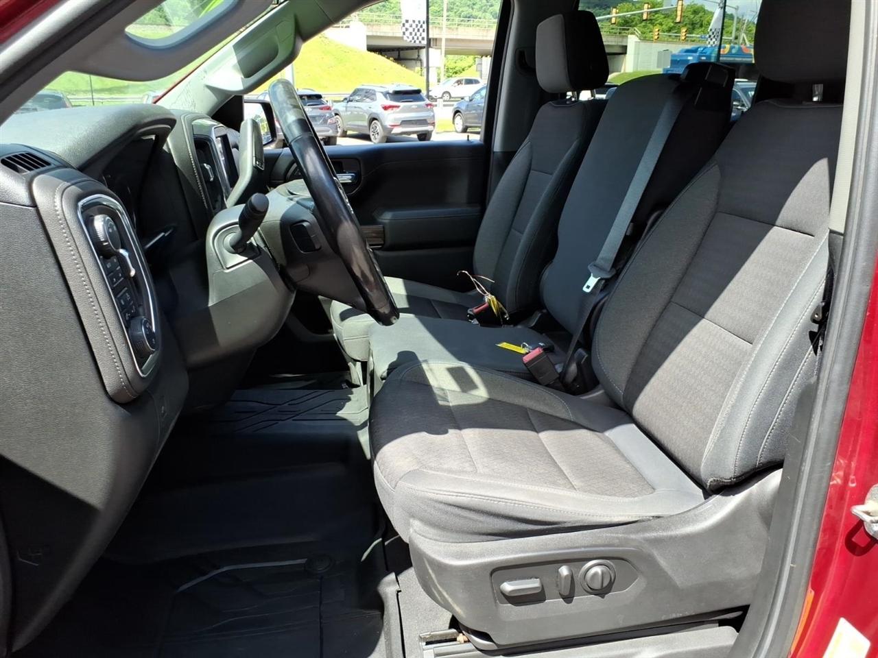 Chevrolet Silverado 1500 4WD Crew Cab 147" RST 2019