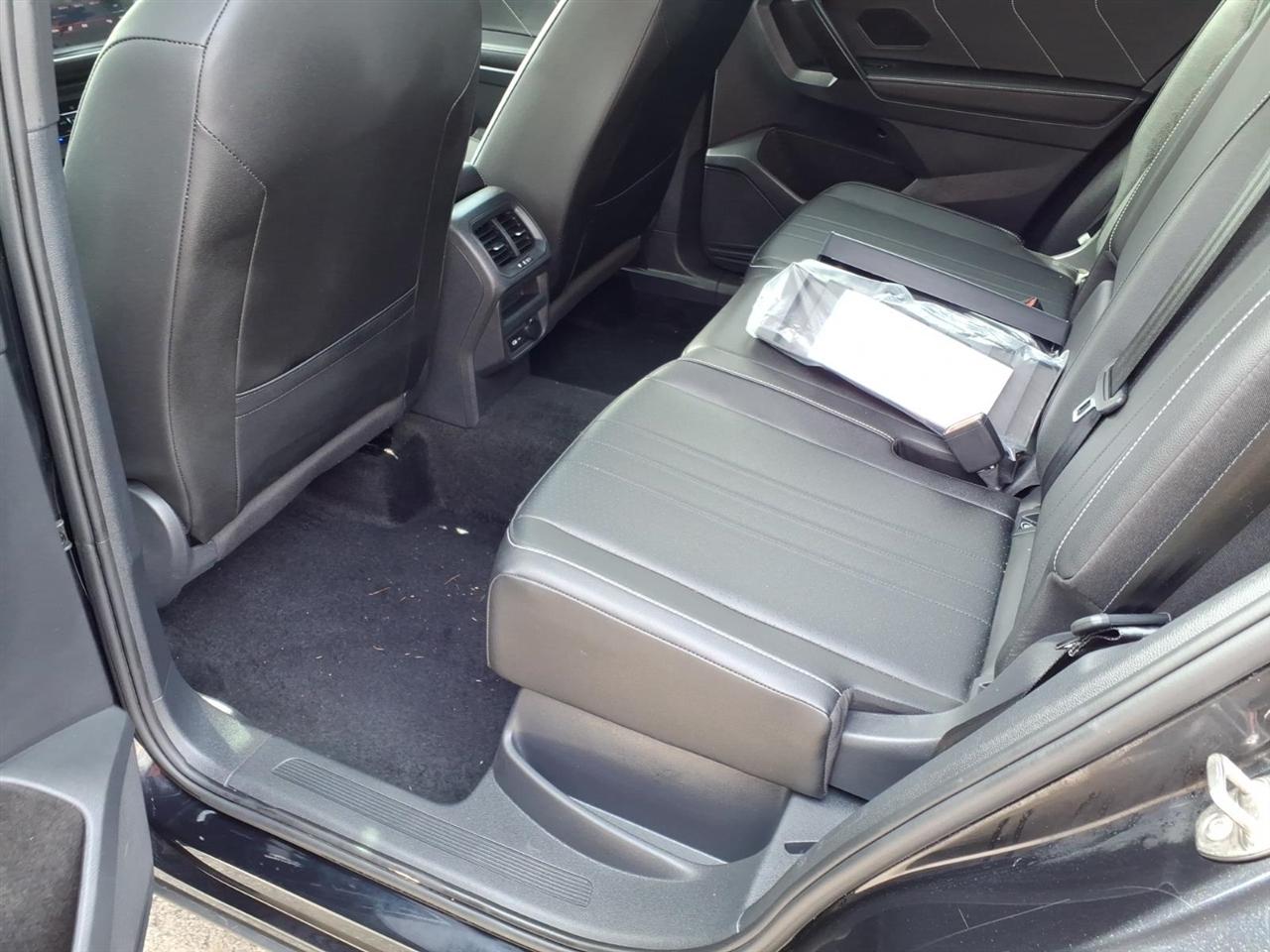 2023 Volkswagen Tiguan SE R-LINE BLACK - Photo 8