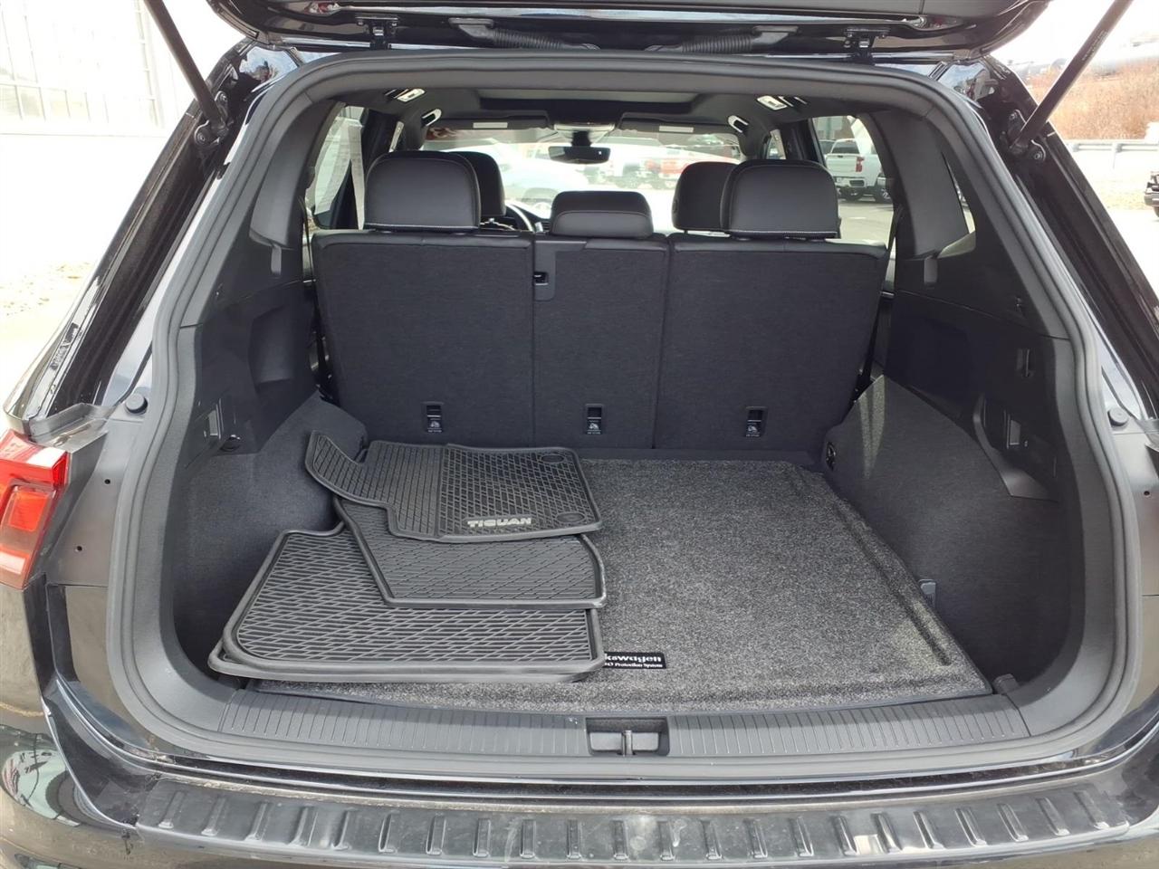 2023 Volkswagen Tiguan SE R-LINE BLACK - Photo 11