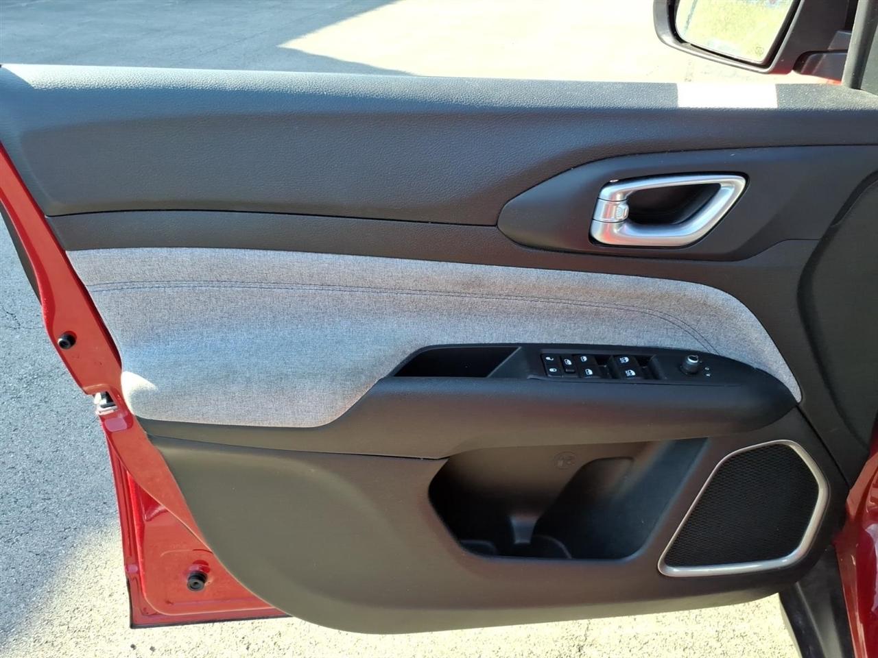 2024 Jeep Compass Latitude - Photo 11
