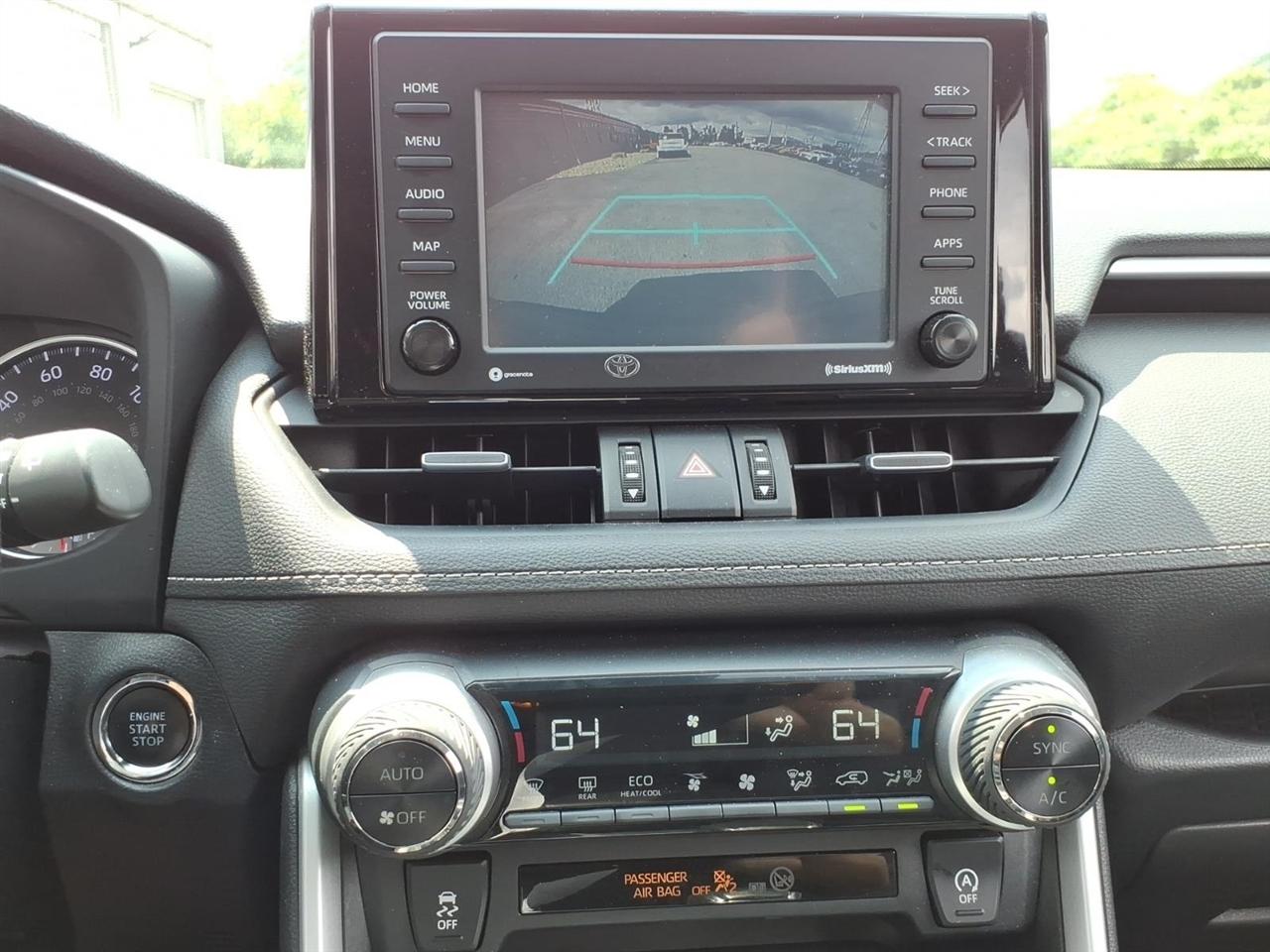 Toyota RAV4 XLE Premium FWD (Natl) 2020