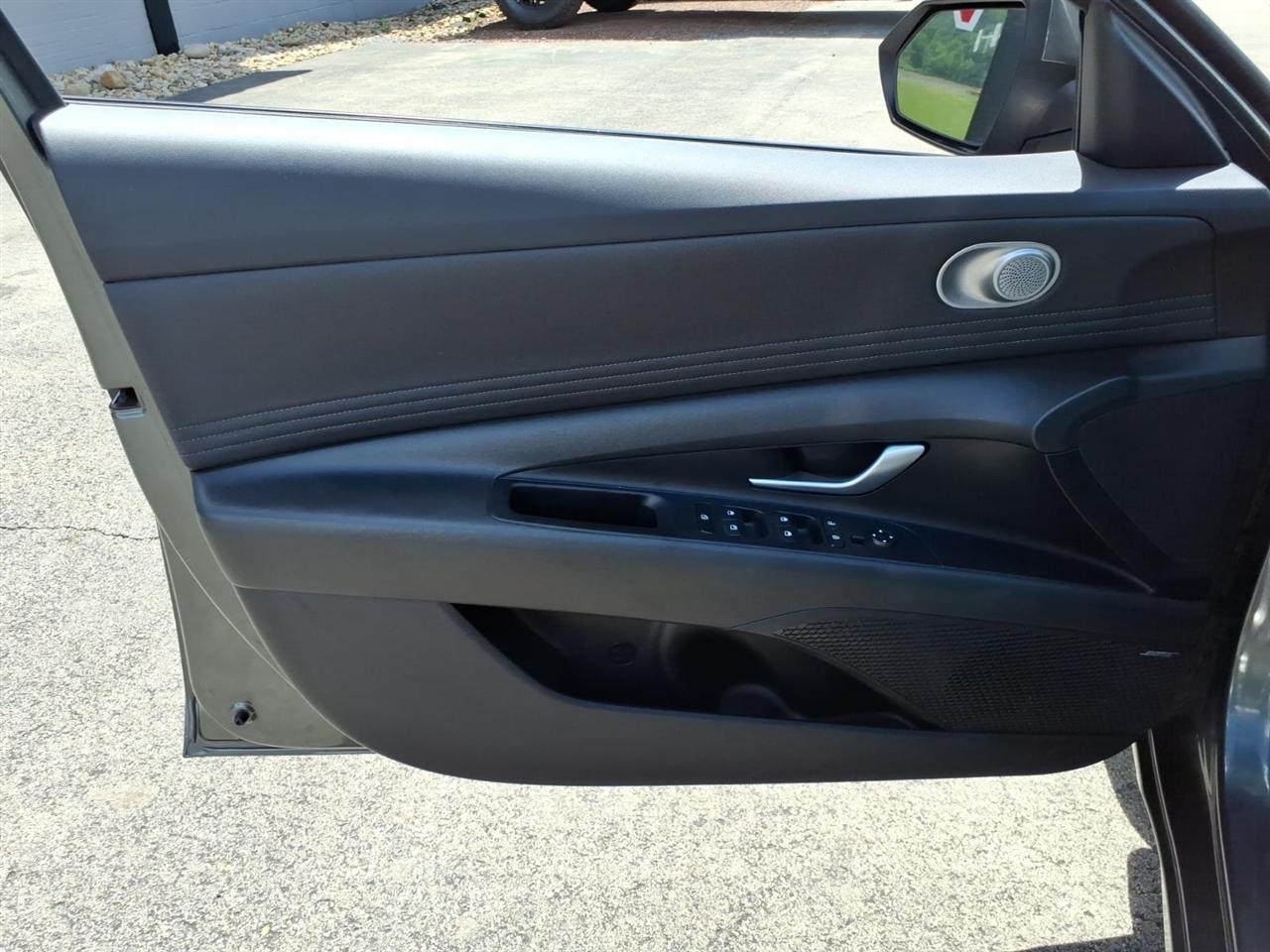 Hyundai Elantra Limited IVT 2024