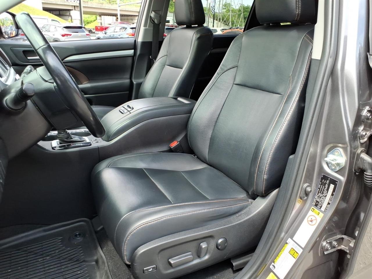 Toyota Highlander XLE V6 AWD (Natl) 2019