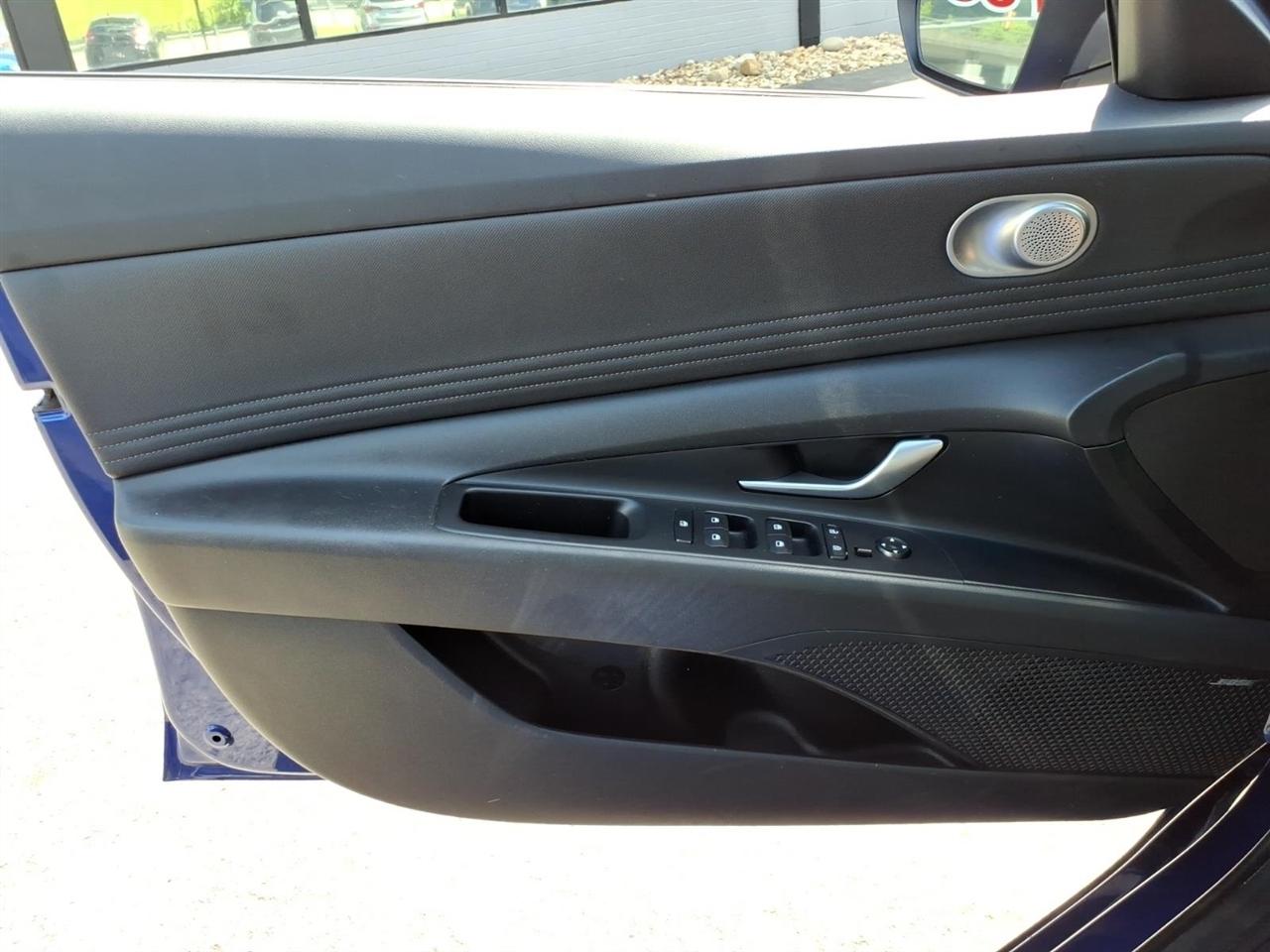 Hyundai Elantra Limited IVT 2024