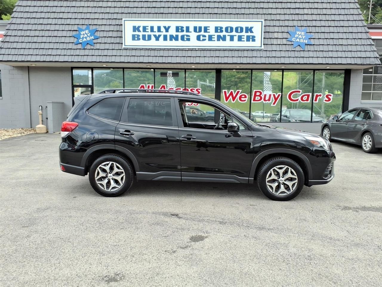 2023 Subaru Forester Premium CVT