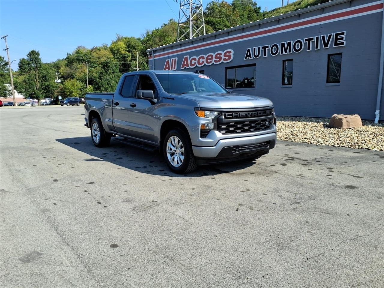 2023 Chevrolet Silverado 1500 4WD Double Cab 147" Custom