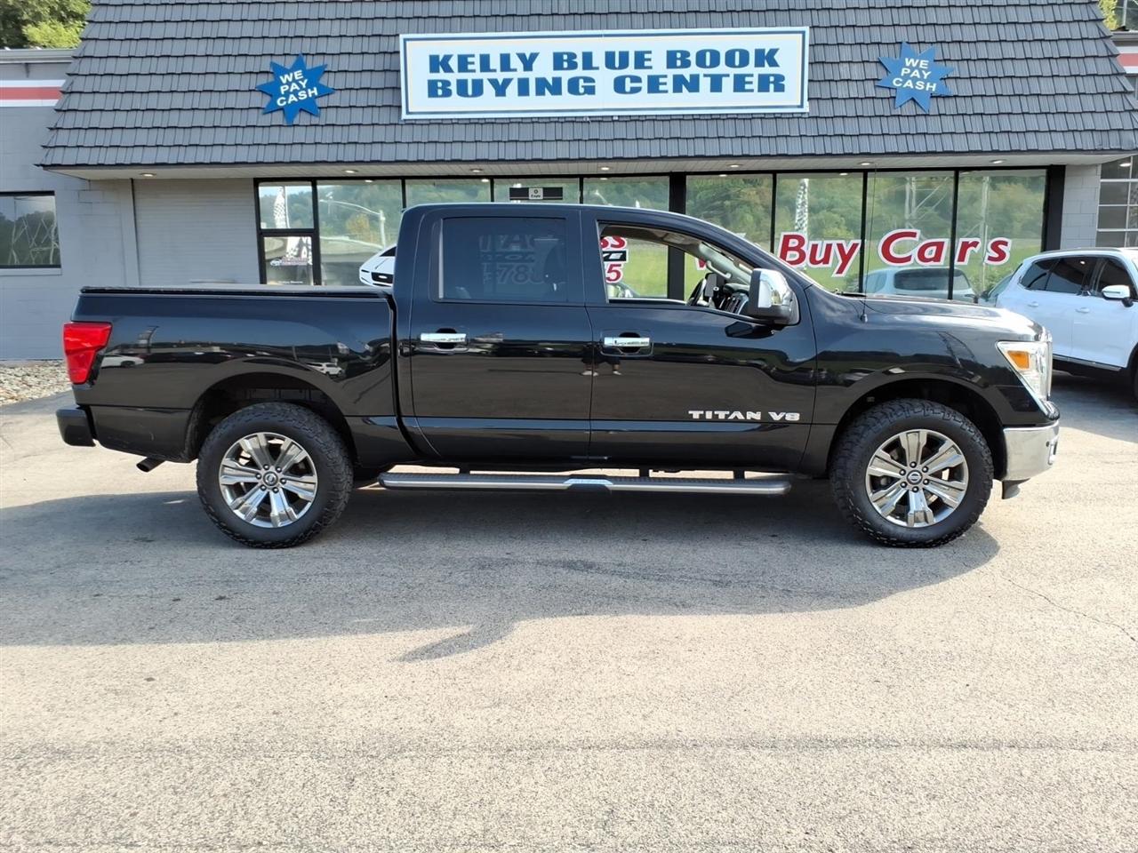 2019 Nissan Titan 4x4 Crew Cab SL