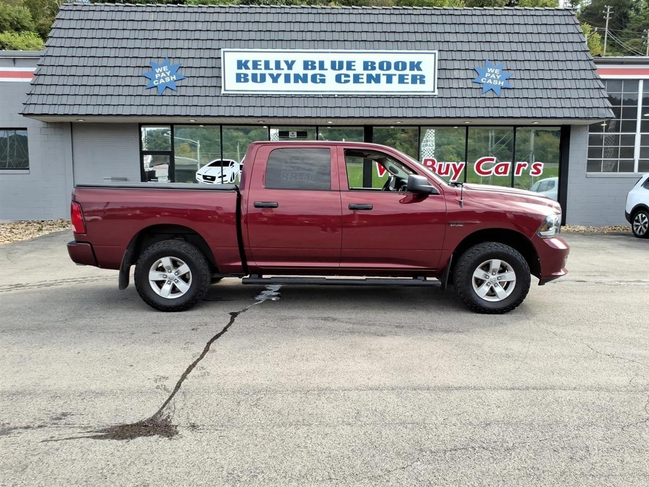2019 RAM 1500 Classic Express 4x4 Crew Cab 5'7" Box