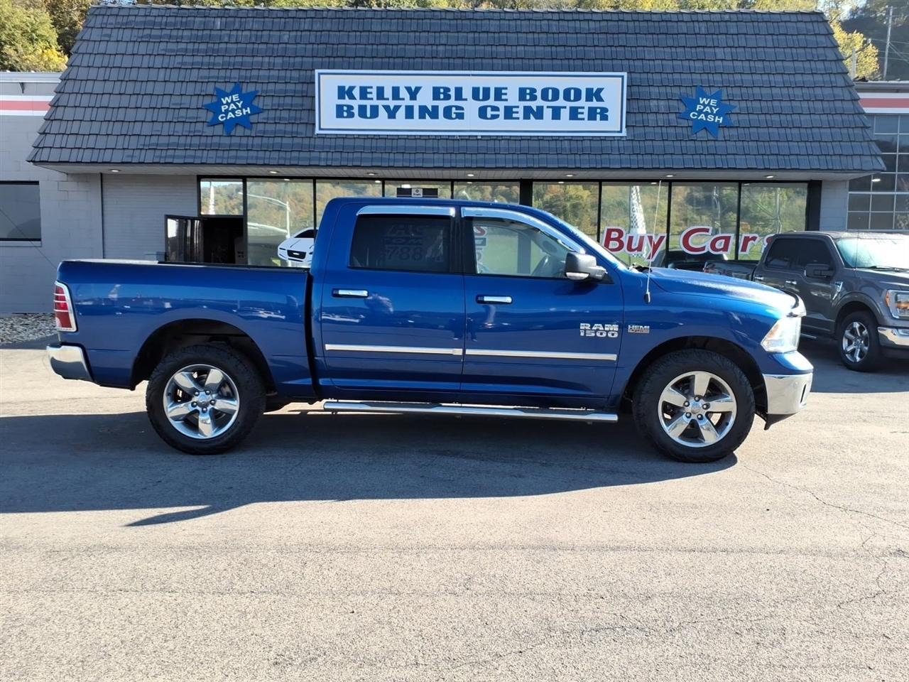 2017 RAM 1500 Big Horn 4x4 Crew Cab 5'7" Box
