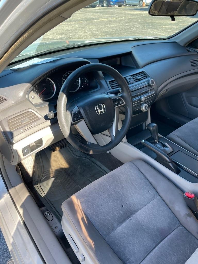 Honda Accord photo 9