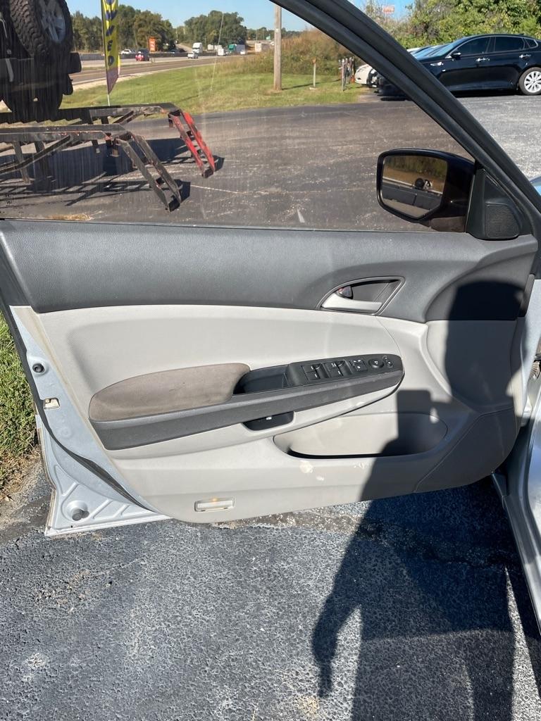 Honda Accord photo 10