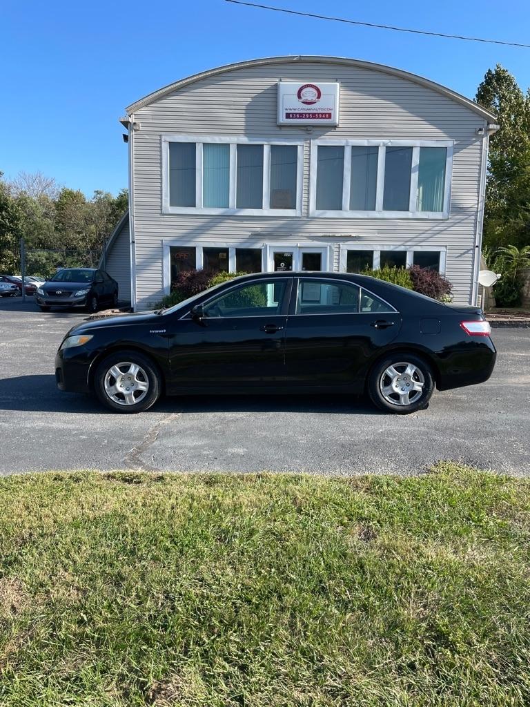 Toyota Camry photo 2
