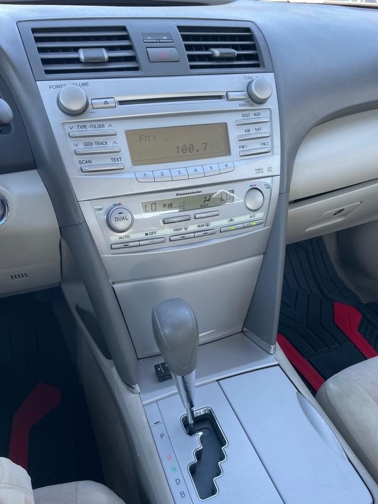 Toyota Camry photo 13
