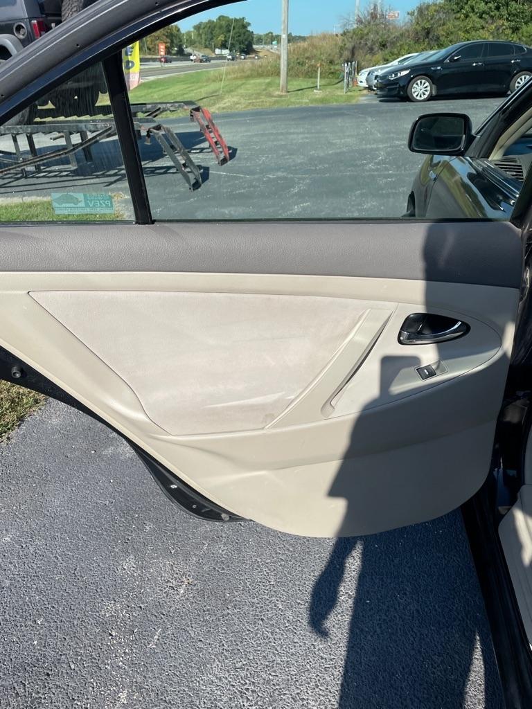 Toyota Camry photo 15