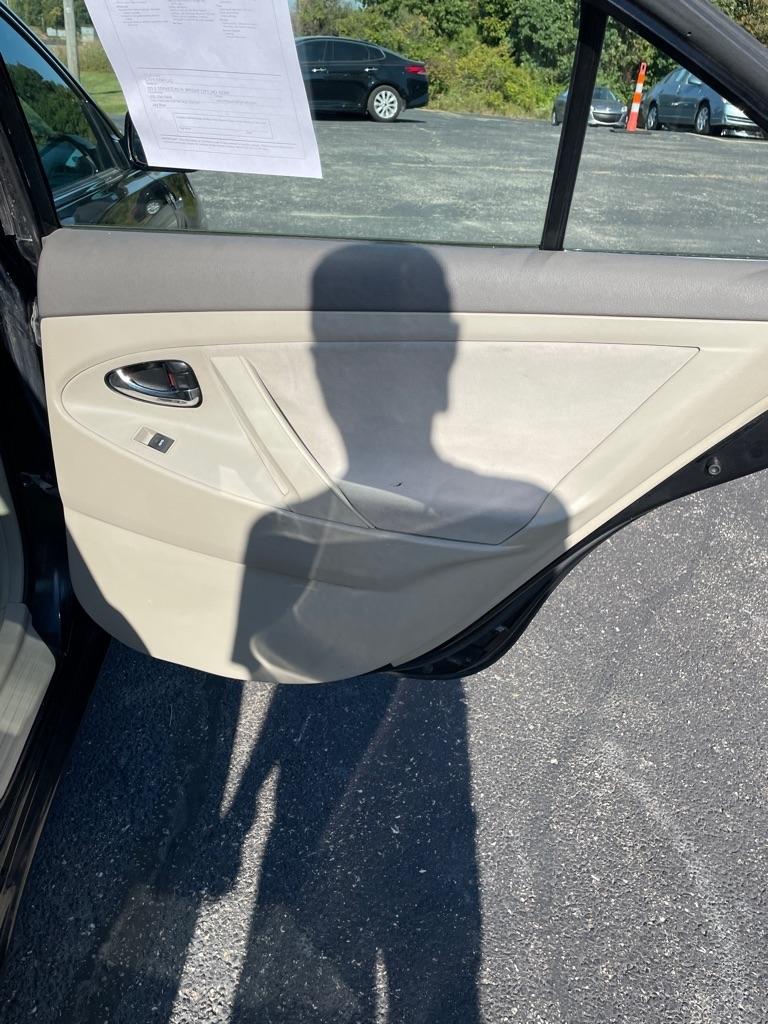 Toyota Camry photo 18