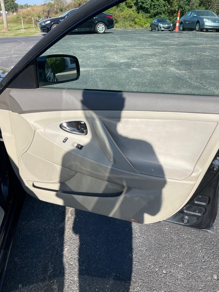 Toyota Camry photo 21