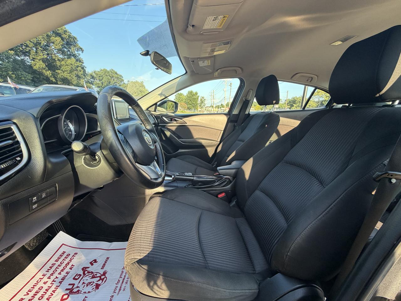 2015 Mazda MAZDA3 i Touring - Photo 10