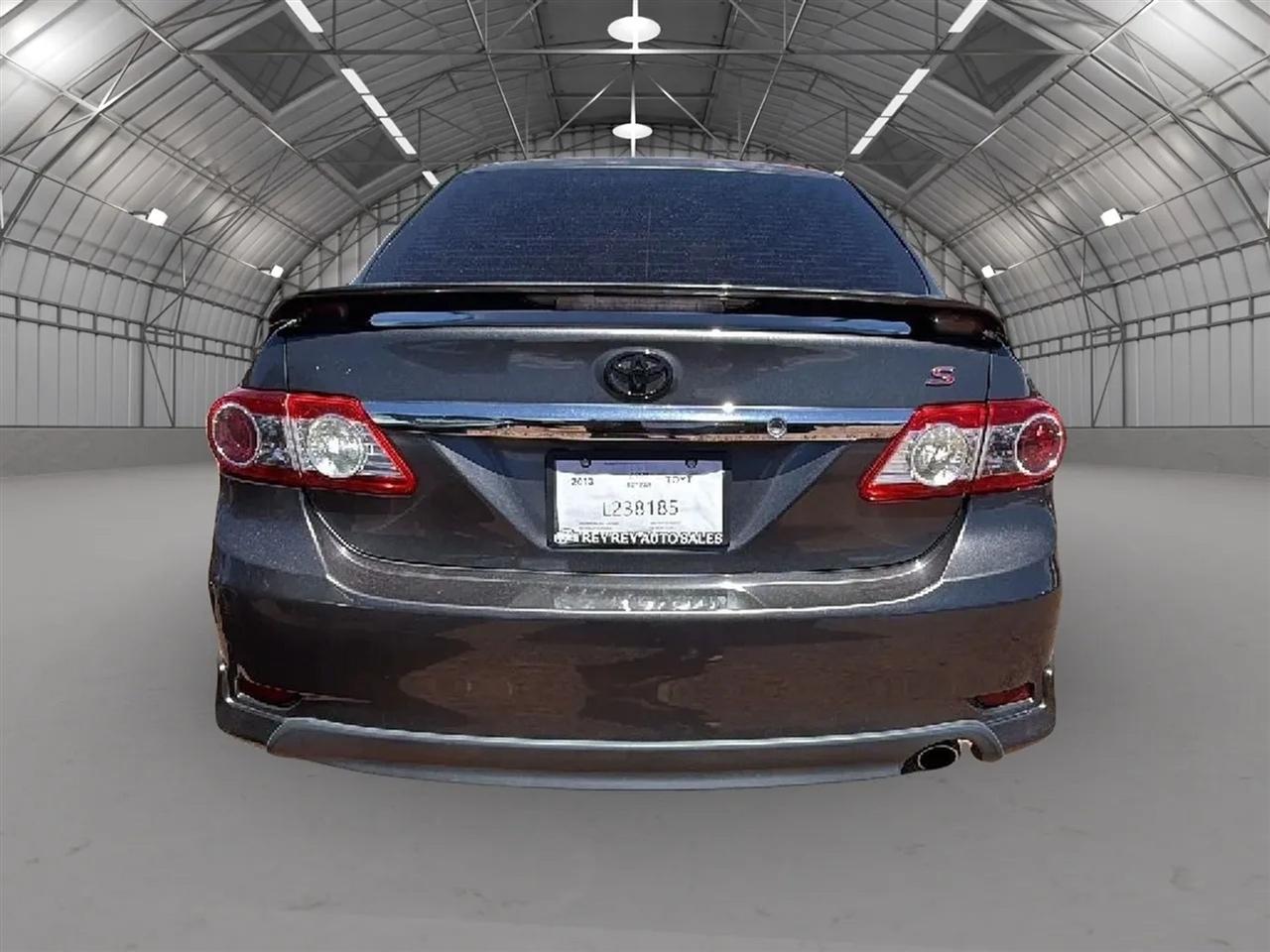Toyota Corolla L 4-Speed AT 2013