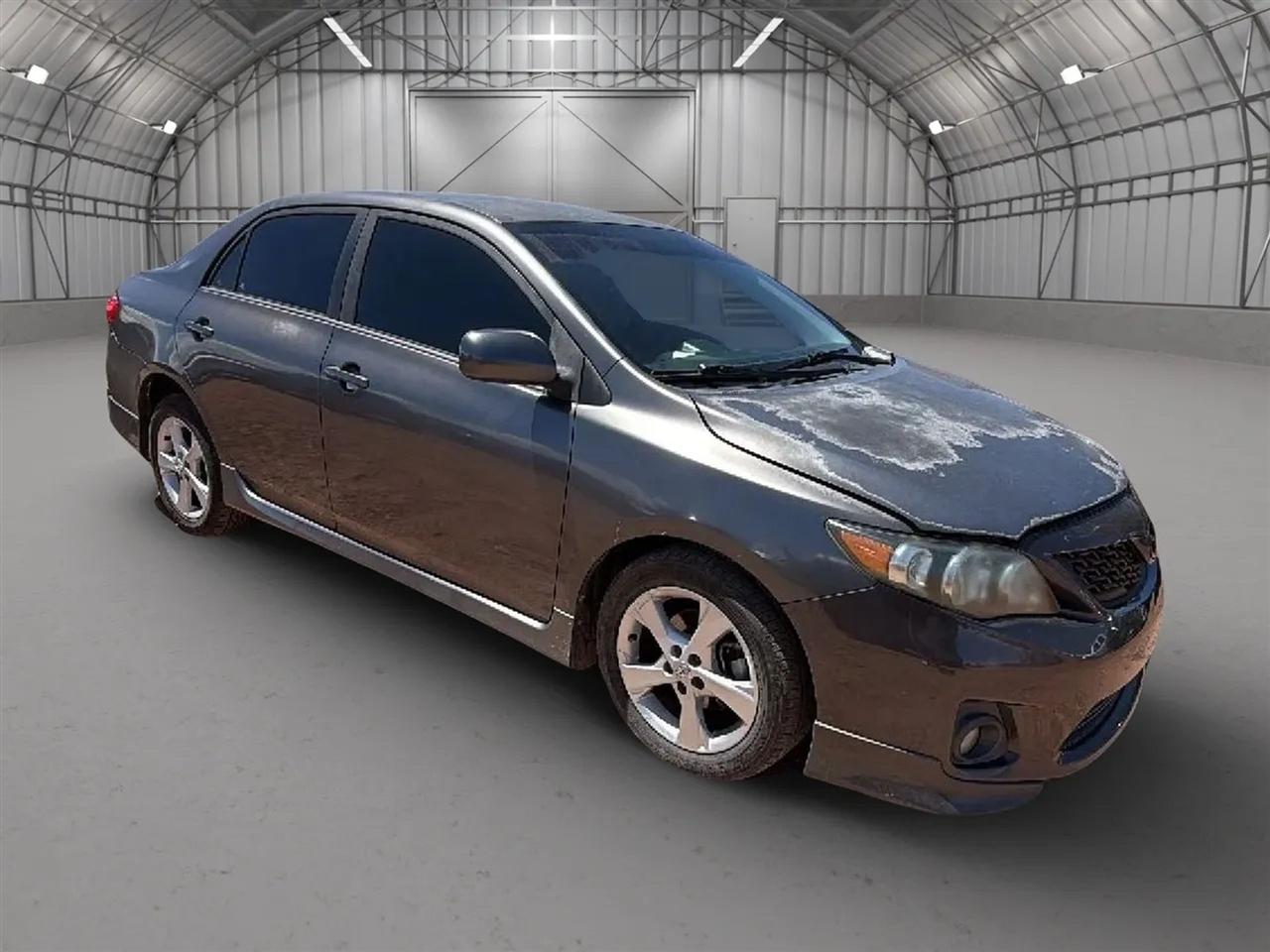 Toyota Corolla L 4-Speed AT 2013